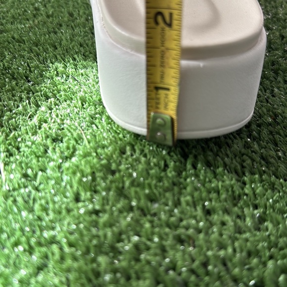 Easy Spirit Women's Slide Sandals - Woven Silver,Gold, and Bronze Size 8W - Picture 9 of 10